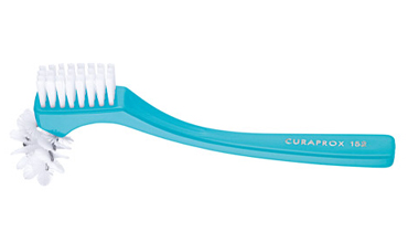 CURAPROX BDC SPAZZOLINO BREVETTATO PER DENTIERE 1 PEZZO COLORE AZZURRO - farmasconti.eu